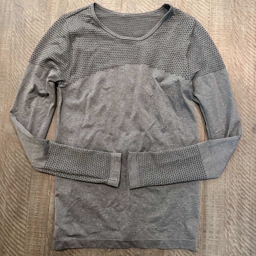 Fabletics longsleeve grey top